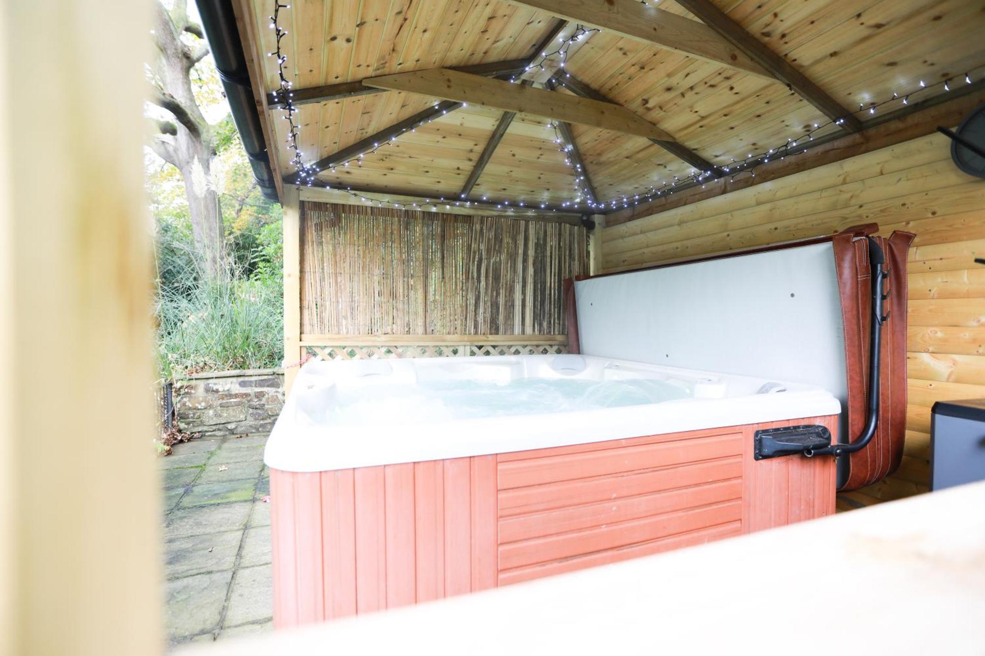 Woodside Ash Hot Tub & Pool Lägenhet Bideford Exteriör bild